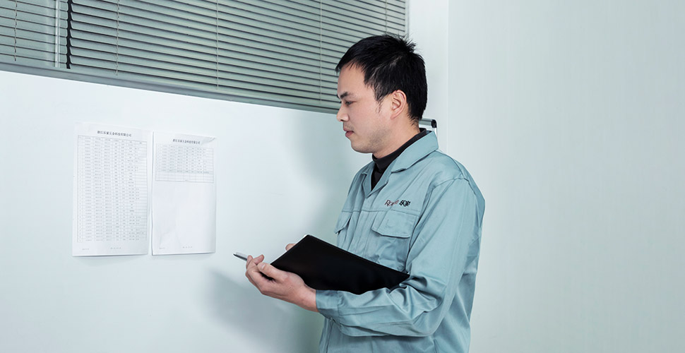 Postup výroby skontrolujte na stene